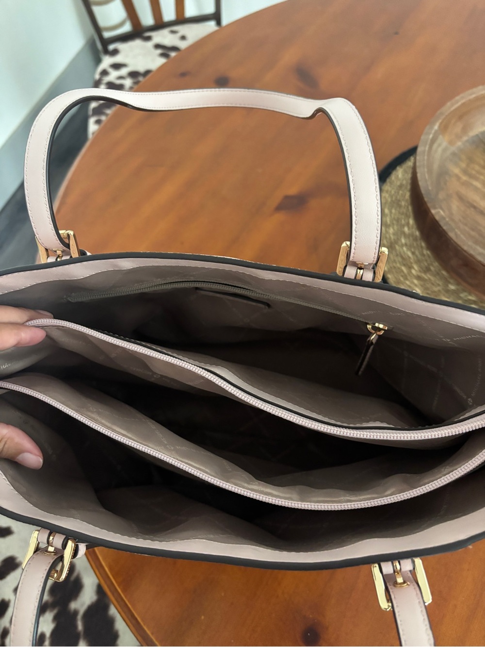 Michael Kors Blush Pink Signature Tote - Picture 2 of 3